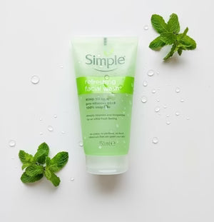 Simple Refreshing Facial Wash – Kind to Skin, Pro-Vitamin B5 + E (150mL)